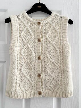 ** KIDS ** Bonpoint Cable Knit Vest in Ivory, size 10 years